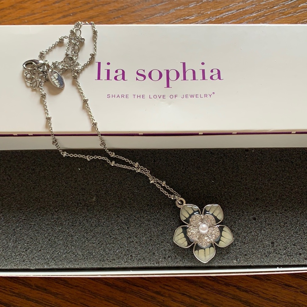 Lia Sophia Flower Pearl Crystal Tie Dye Necklace